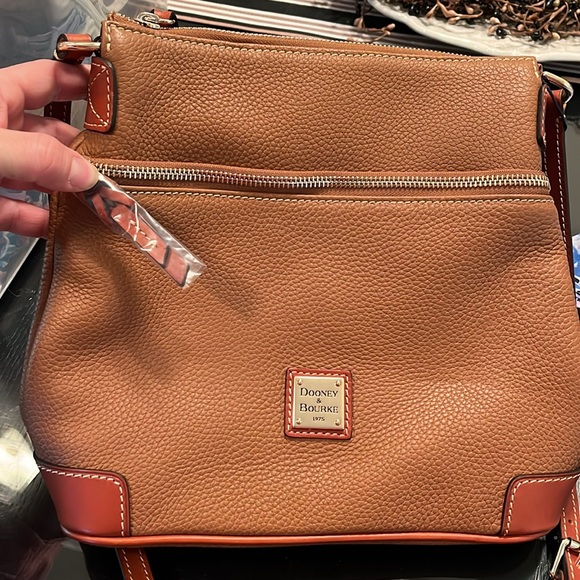 NWT Dooney & Burke Handbag - Picture 4 of 8